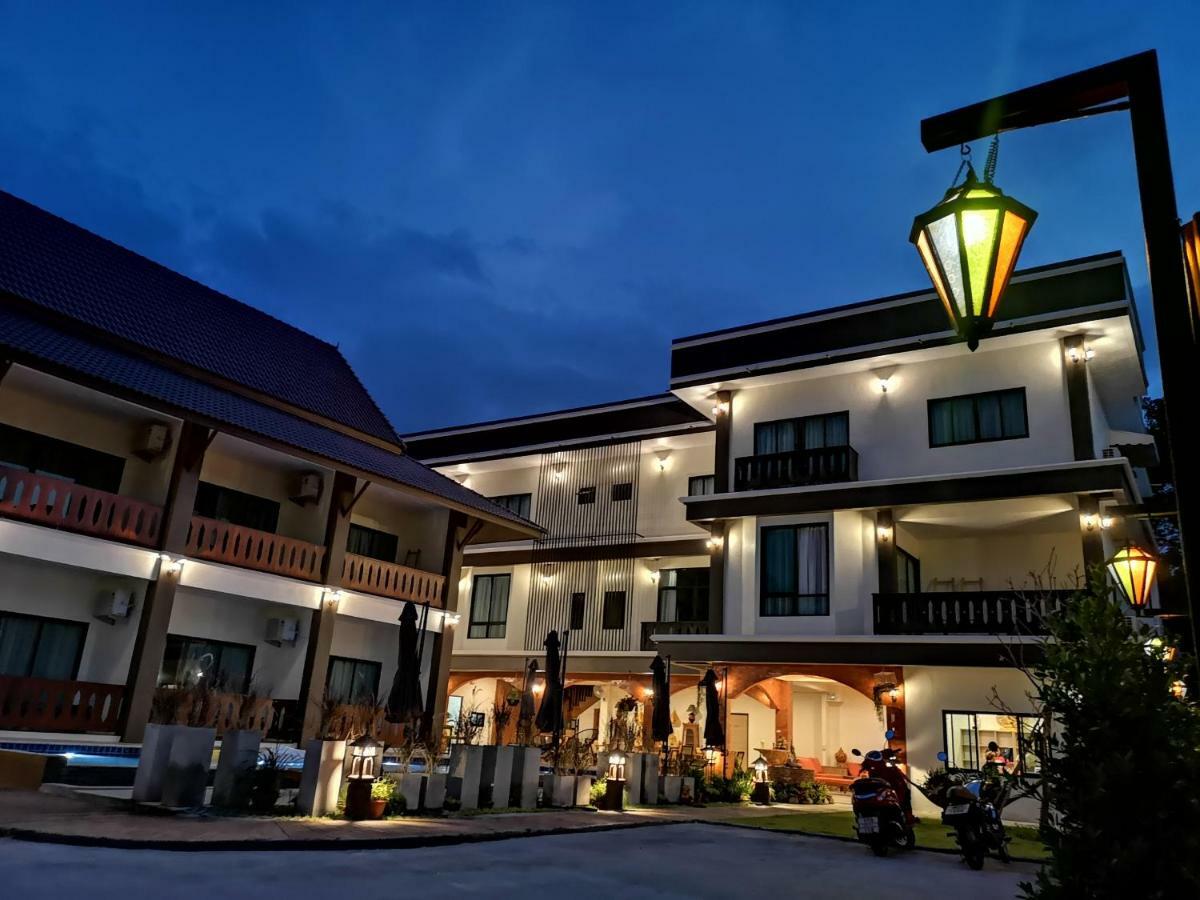 Sriananpura Hotel Chiang Mai Exterior foto
