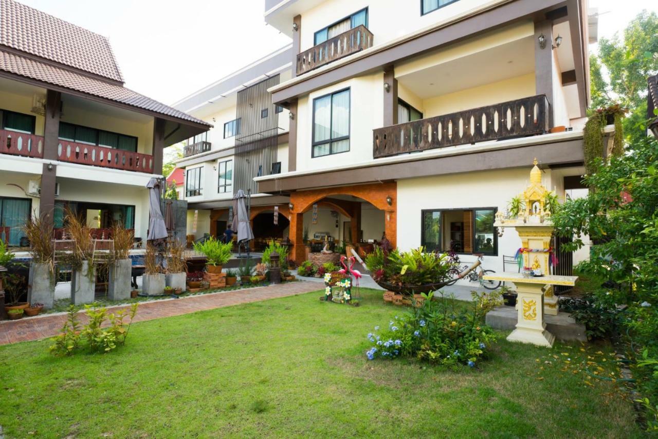 Sriananpura Hotel Chiang Mai Exterior foto